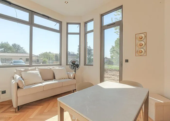 Confortable Avec Terrasse, Apartamento