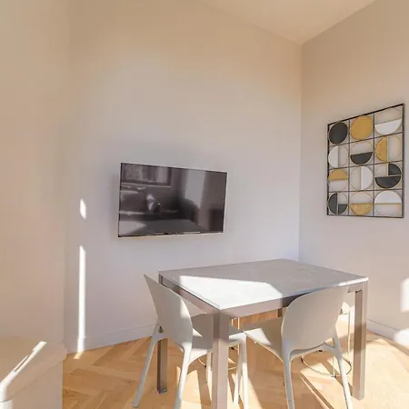 דירה Confortable Avec Terrasse,